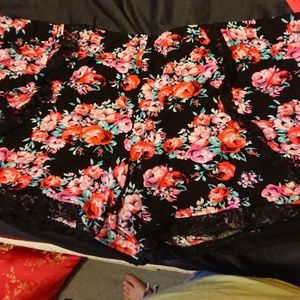 Floral lacy shorts
